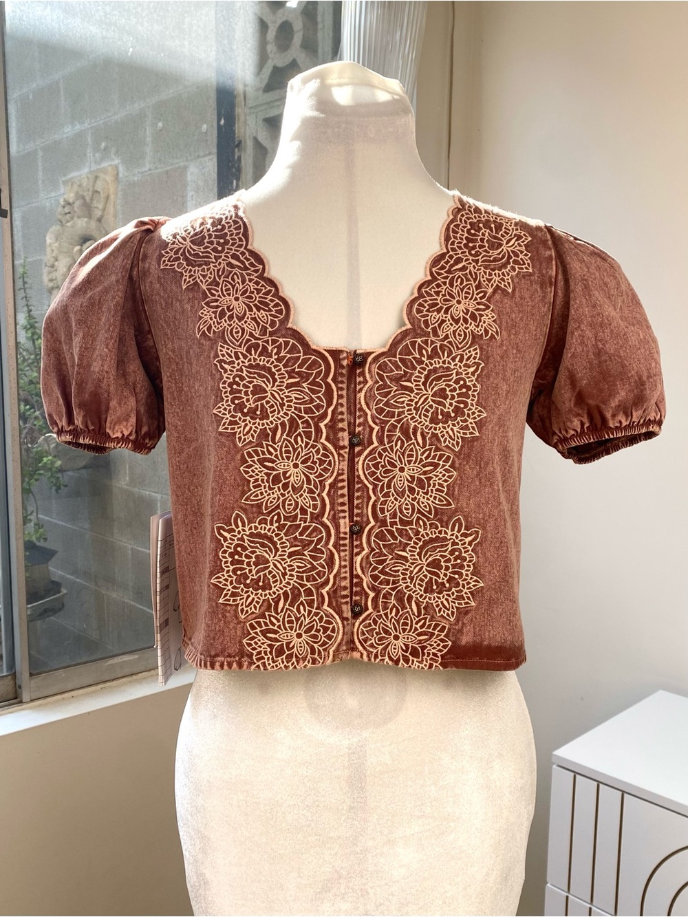 Blu Pepper NWT Embroidered Washed Puff Sleeve Crop Top Dusty Rose, Size S - Picture 2 of 8